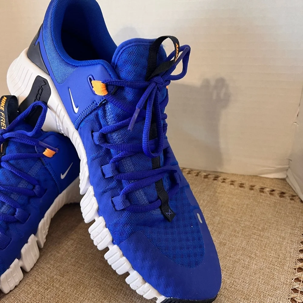 Nike Men's Blue Metcon Running Shoes - Picture 2 of 6